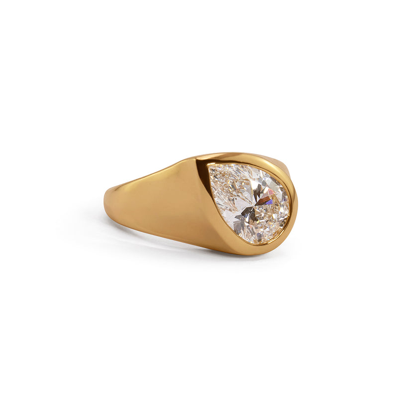 SADE engagement ring, handmade by Brohn Smith in Sydney